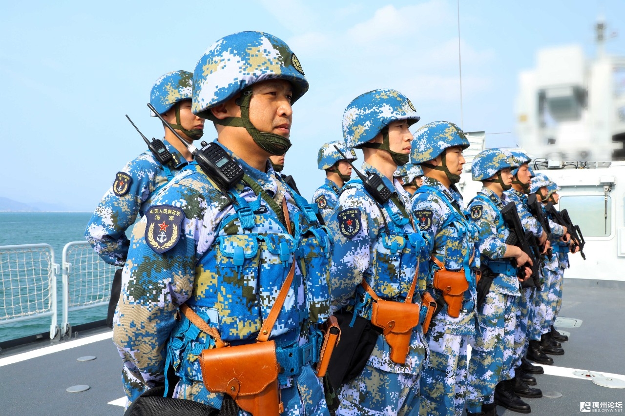 中国海军的迷彩服图片，历史、设计特点与现代意义，中国海军迷彩服，历史沿革、设计特点与现代意义全解析
