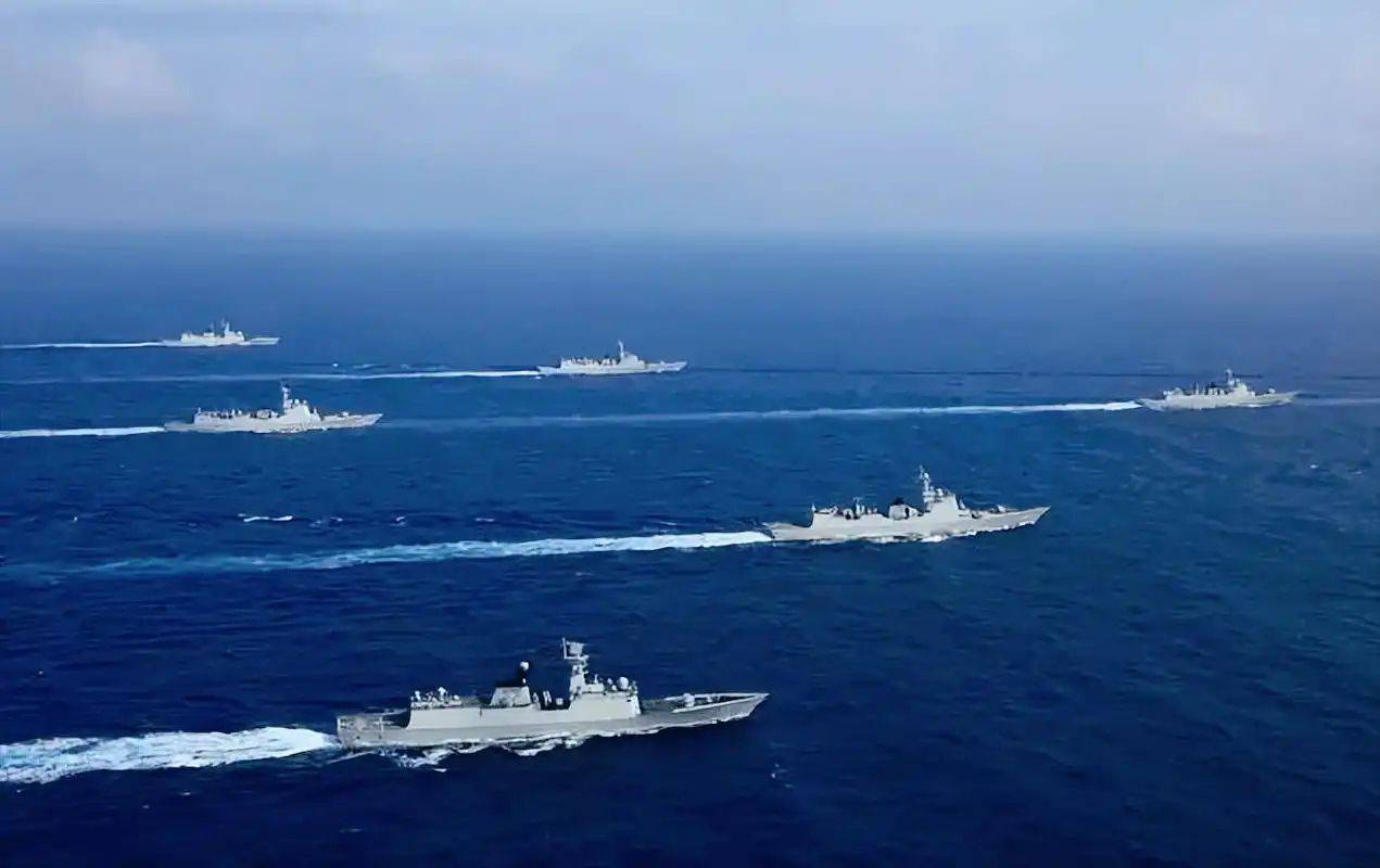 中国空军，翱翔蓝天，捍卫长空，中国空军，蓝天捍卫者，长空翱翔展雄姿