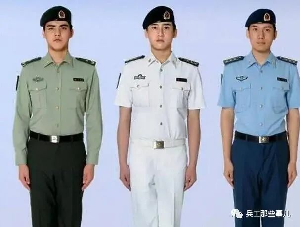 探索中国军队的新风貌，04式军服图片解析，揭秘中国军队新风貌，深度解析04式军服图片