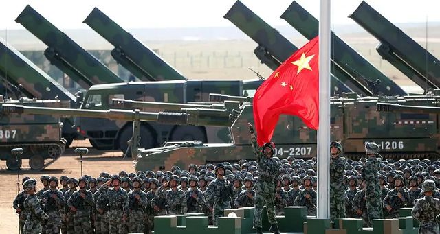 外国视角下的朱日和阅兵，全球目光聚焦中国力量，全球聚焦，外国视角下的朱日和阅兵，中国力量的世界瞩目