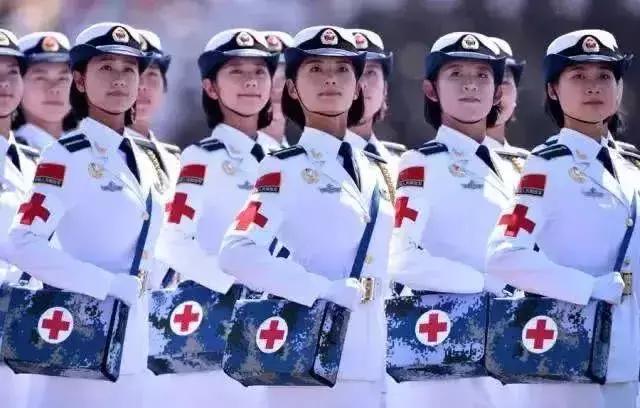 人民海军70周年庆典