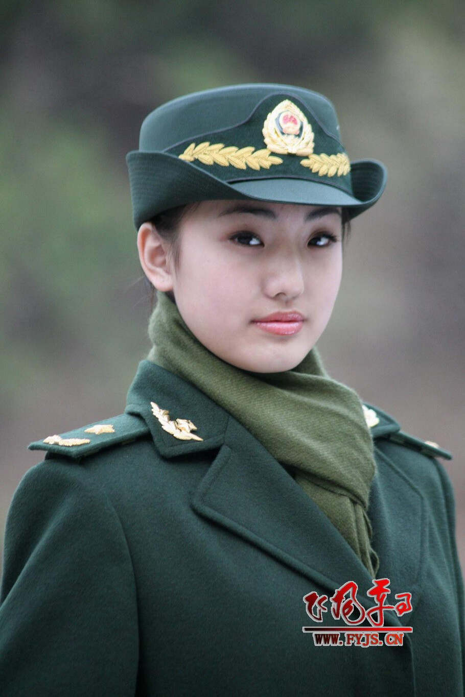 中国女兵的军旅精神，坚韧、勇敢与担当，中国女兵的坚韧、勇敢与担当，军旅精神的璀璨篇章