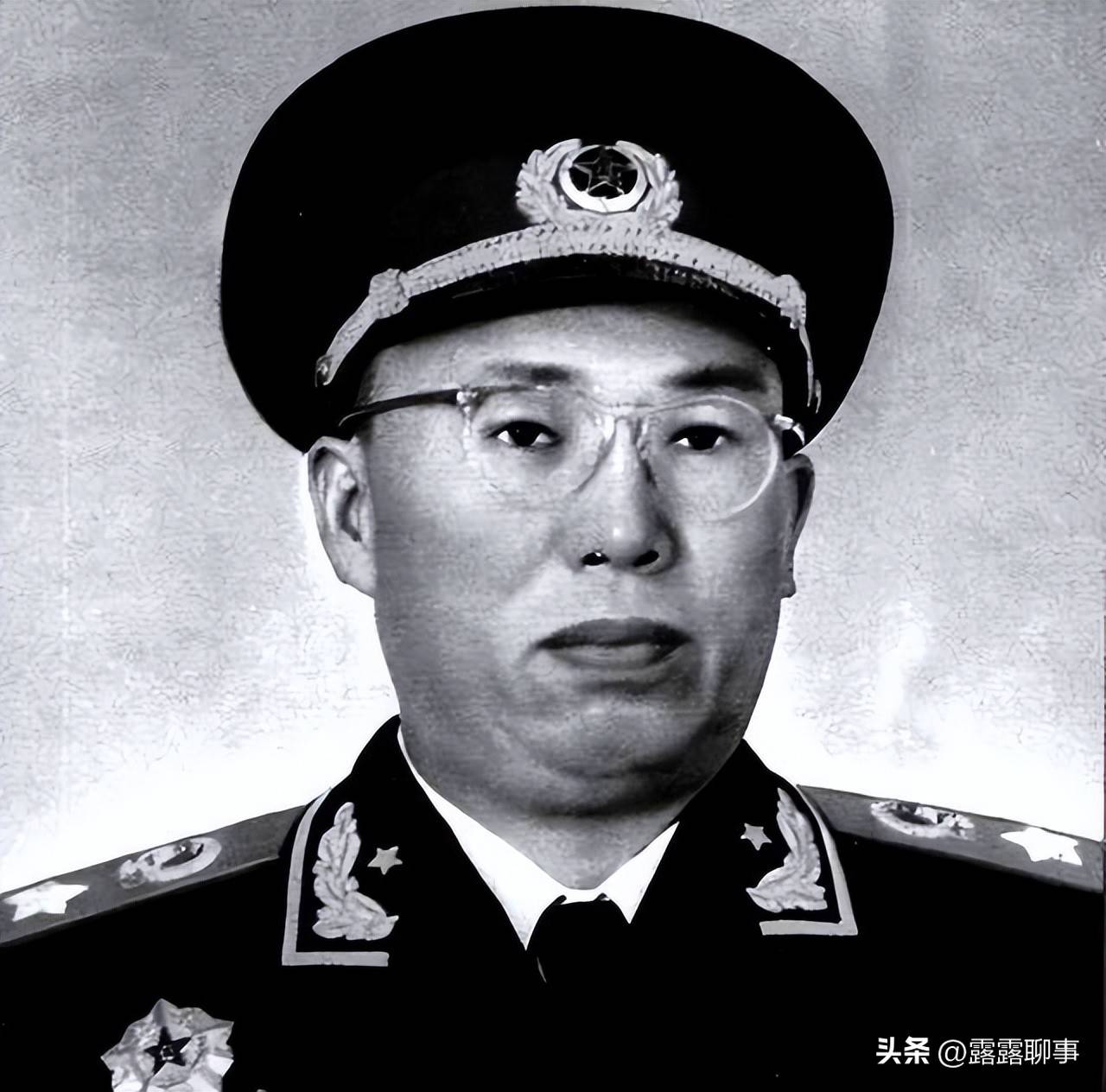 上将大还是少将大，军事等级的比较，军事等级比较，上将大于少将的地位与职责