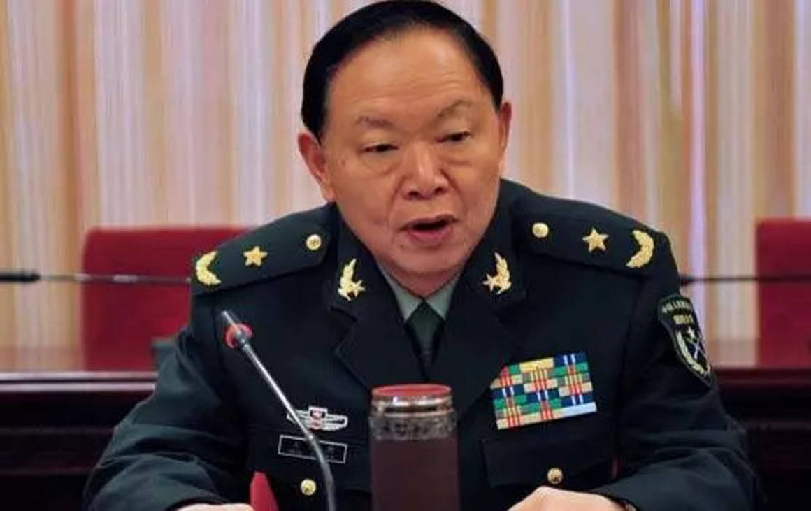集团军军长与省军区司令员谁晋升的可能性大，集团军军长与省军区司令员晋升可能性比较，注，这个标题只是一个概括性的表述，具体的晋升可能性还需考虑多种因素，如个人表现、职位需求、组织安排等。
