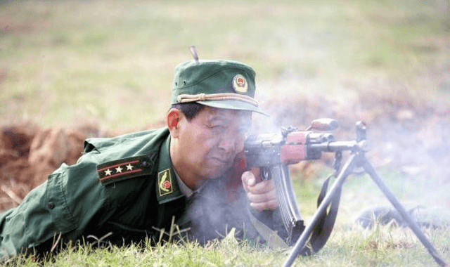 丁晓兵参加婚礼，见证幸福时刻的独特风采，丁晓兵出席婚礼，见证幸福时刻的独特魅力