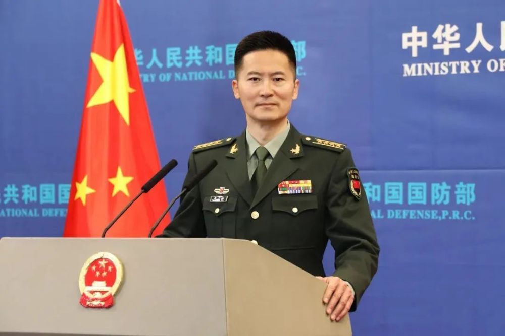 国防军事频道主持人张楚雪，声音与视野的完美结合，国防军事频道主持人张楚雪，声音与视野的闪耀结合