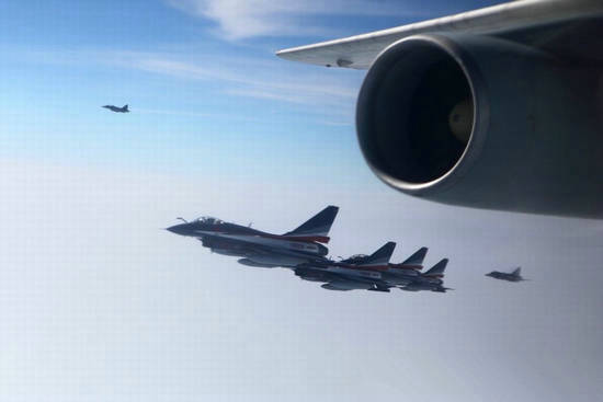 安徽上空战斗机的壮丽瞬间，安徽上空战斗机的壮丽瞬间，空中力量的震撼展示