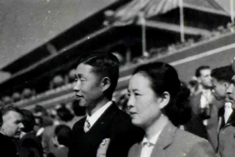 美国人唱志愿军军歌，文化交融与跨国情感共鸣，美国人的志愿军军歌情怀，文化交融与跨国情感共鸣