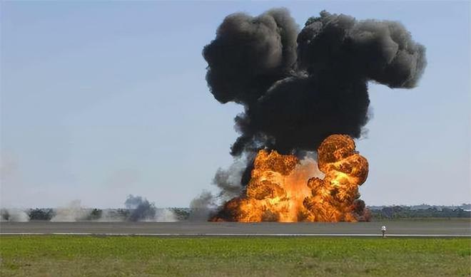 关于十二月是否会爆发世界大战的探讨与预测，十二月世界大战爆发可能性探讨与预测分析