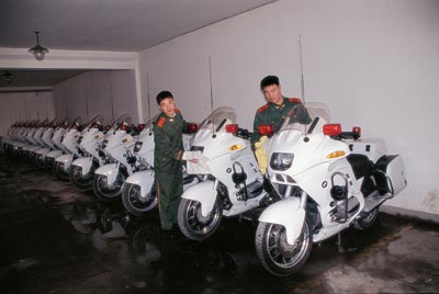 国宾护卫车，荣耀与安全的使者，国宾护卫车，荣耀与安全的守护者