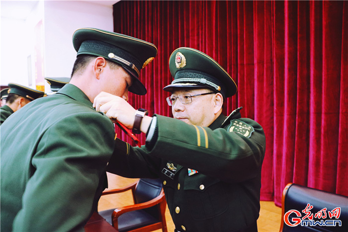 北京武警总队政委的级别解析，北京武警总队政委级别解析