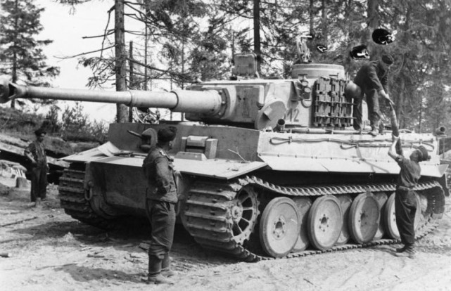 虎式坦克与T-34的对决，二战铁骑之争，二战铁骑争霸，虎式坦克与T-34坦克的对决