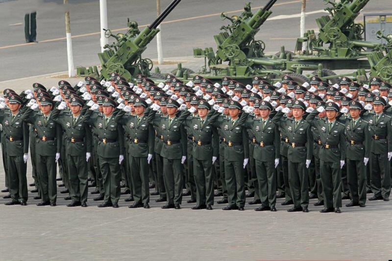 探索中国军队的新风貌，07式军服装图片，中国军队新风貌揭秘，07式军服装展示图片
