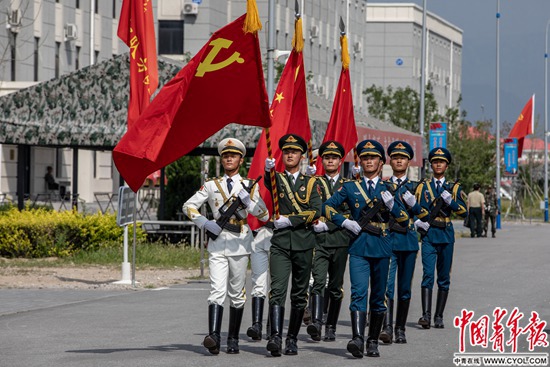 纪念辉煌历程，走进女民兵方队的荣耀时刻——纪念中国2019周年阅兵中的女民兵方队，纪念中国阅兵中的女民兵方队，走进荣耀时刻的辉煌历程