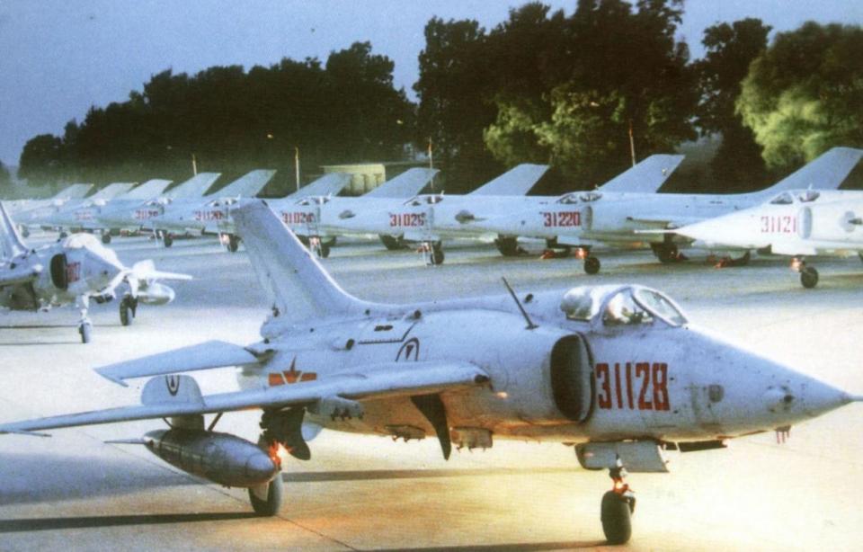 A-10攻击机的天敌，空中霸主面临的挑战，A-10攻击机的天敌，空中霸主面临的挑战