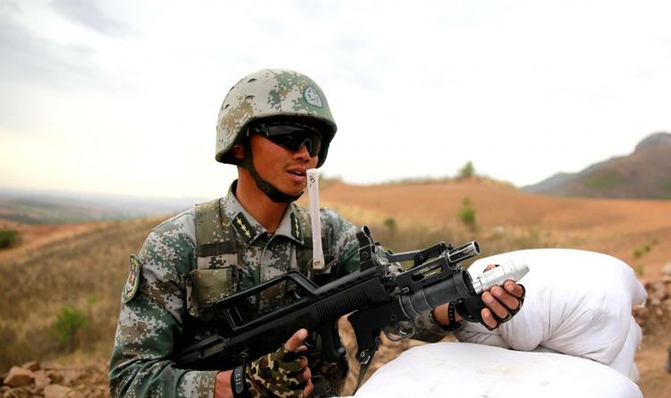 解放军步兵班装备，现代化装备下的战斗力提升，解放军步兵班现代化装备，战斗力倍增的利器