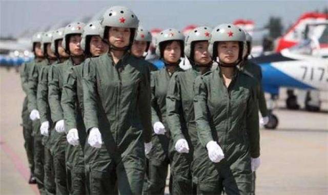 中国空军成立时的飞行员数量探究，中国空军成立时的飞行员数量揭秘
