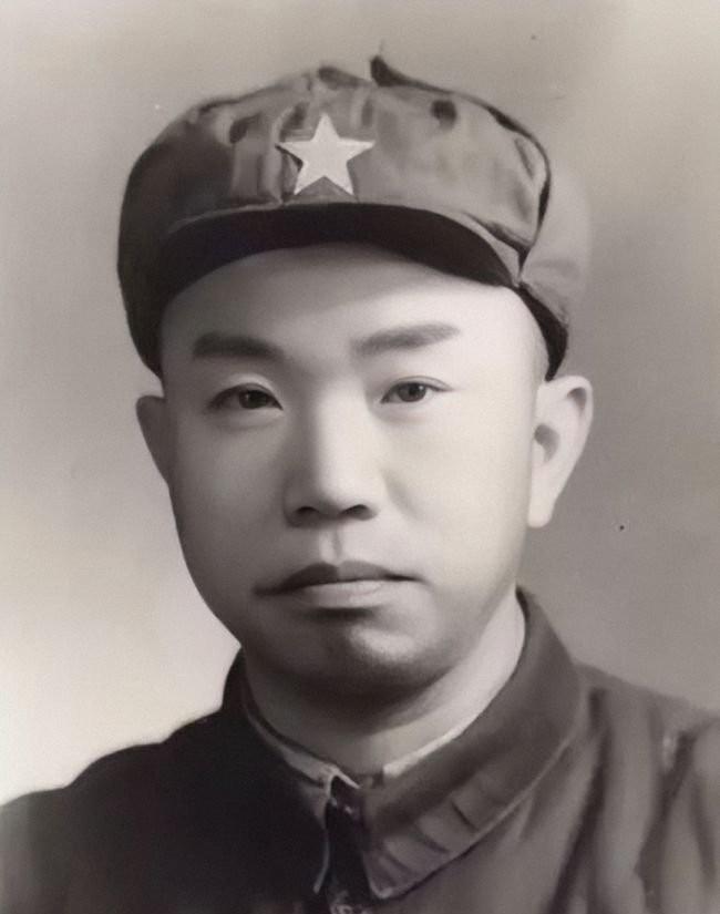 扔手榴弹，历史、技术及其在战争中的角色，手榴弹，历史、技术及其在战争中的关键作用