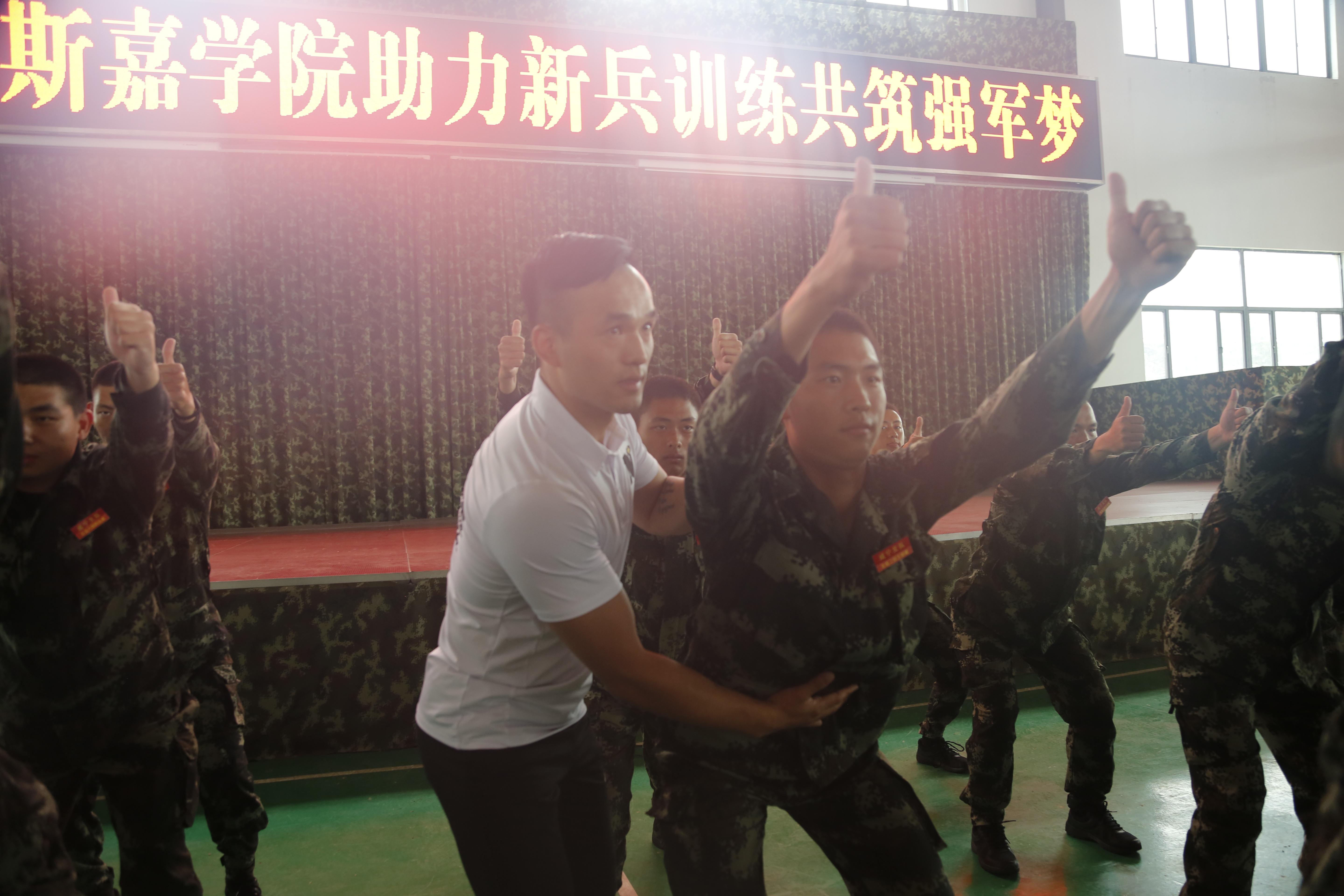 新兵体能训练计划表，构建强健体魄与高效战斗力的基石，新兵体能训练计划表，打造强健体魄与战斗力的基石