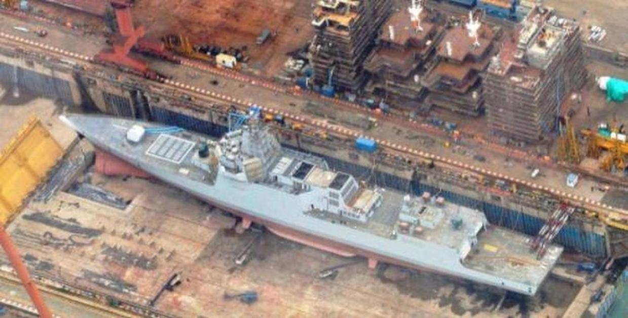 中国海军的新篇章，055型驱逐舰下水纪实，中国海军新篇章，055型驱逐舰下水纪实