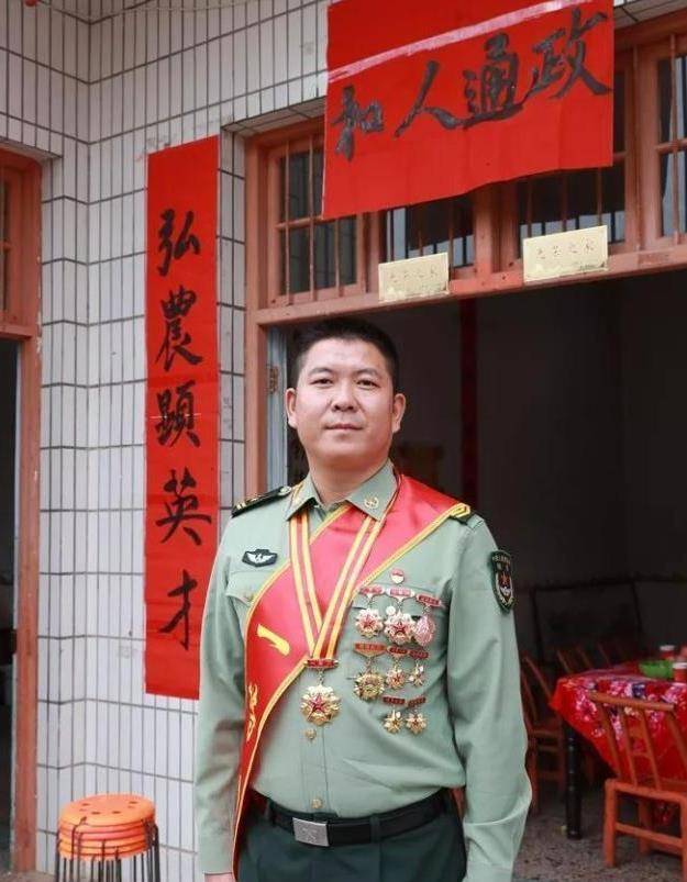 十个一等功可以当将军吗，荣誉与职务之间的探讨，荣誉与职务之间的探讨，十个一等功能否晋升将军？