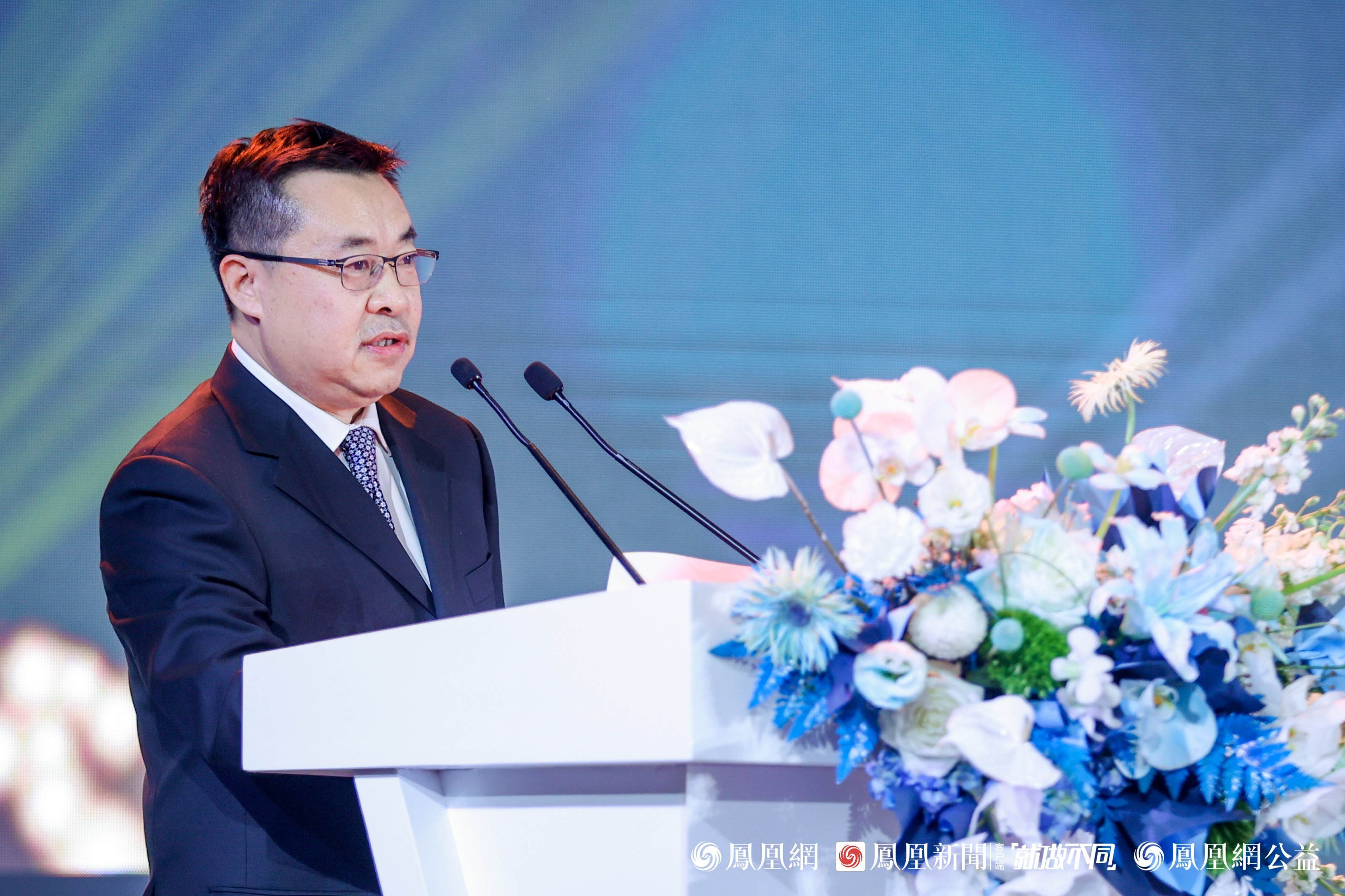 凤凰网新闻总编辑的身份揭秘，凤凰网新闻总编辑身份探秘