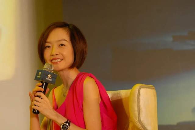 中央CCTV-5女主持人风采展示与图片欣赏，CCTV-5女主持人风采展示与图片赏析