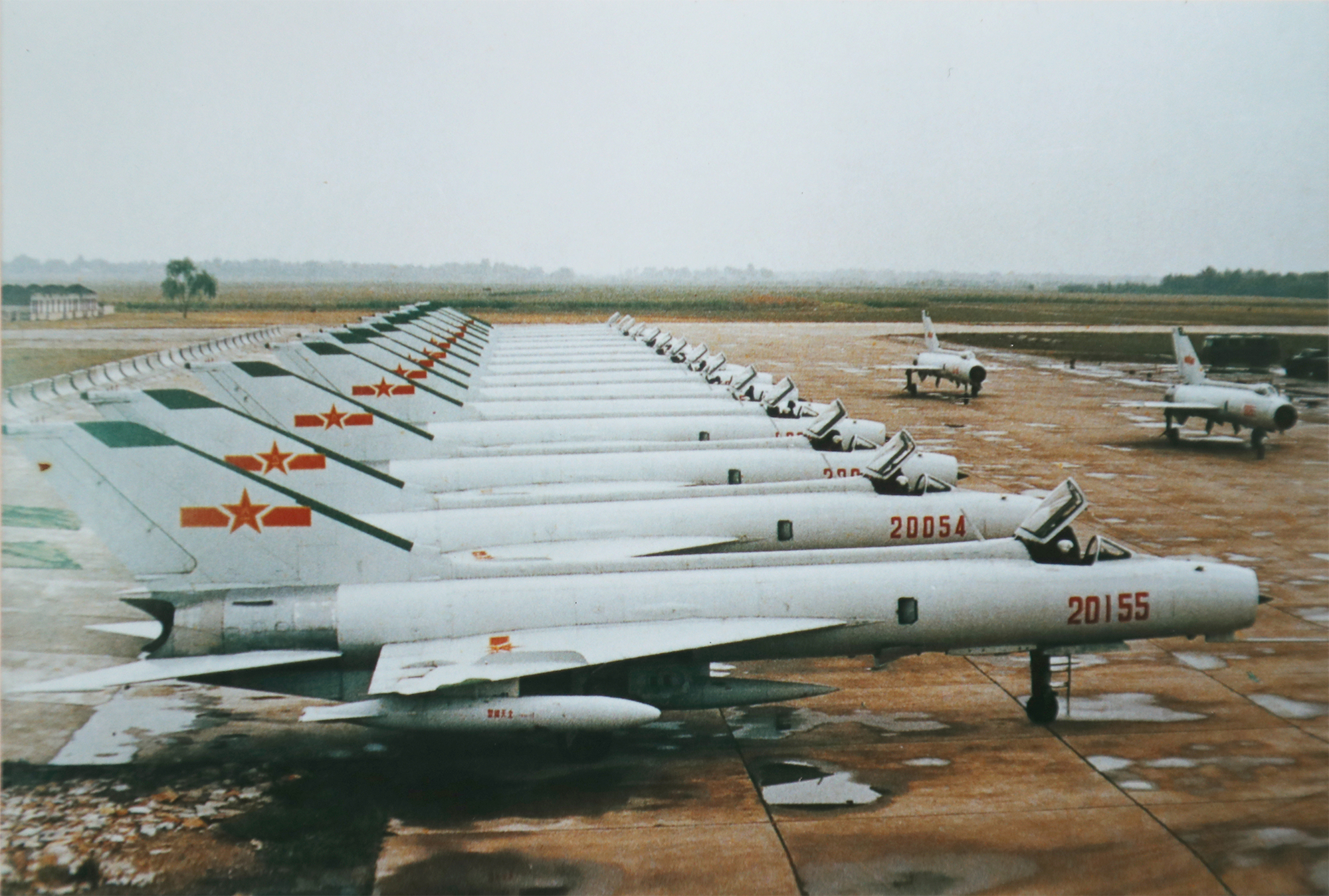 歼-8全天候型战斗机，中国空军的重要力量，歼-8全天候型战斗机，中国空军之重要力量支柱