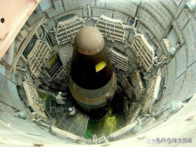 超越第四代核武器，核武器发展的新视角，超越第四代核武器，核武器发展的新趋势与展望