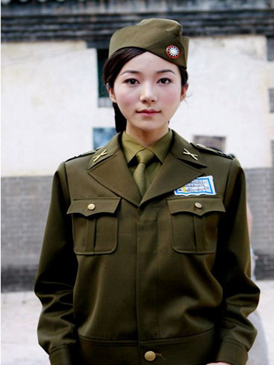 女式军装大全图片，时尚与力量的完美结合，女式军装大全图片，时尚与力量的绝美融合风采