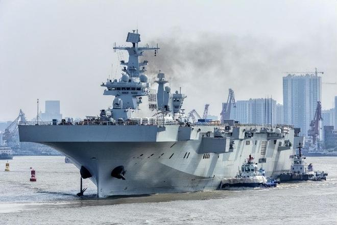 关于我国海军新型战舰——075型两栖攻击舰的长宽高研究，我国海军新型战舰——075型两栖攻击舰尺寸研究，长宽高的深度解析