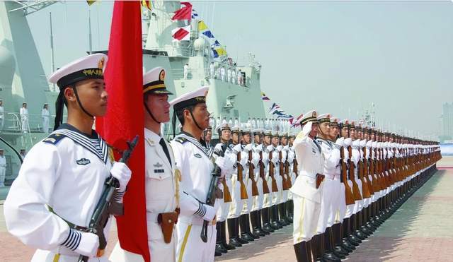 海军仪仗兵的主要职责与使命，守护海洋与国家的荣耀，海军仪仗兵，守护海洋荣耀，承载国家使命