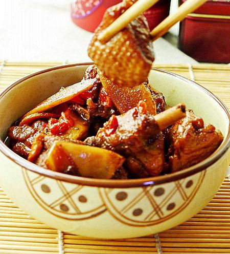 泉州姜母鸭，一道传承与创新的佳肴，泉州姜母鸭，传承与创新的美食佳肴