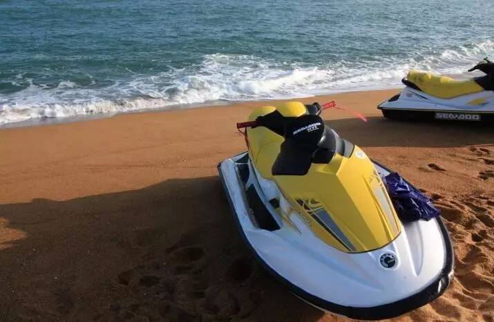 小型快艇7-8人价格，全面解析与深度探讨，小型快艇7-8人价格深度解析与探讨