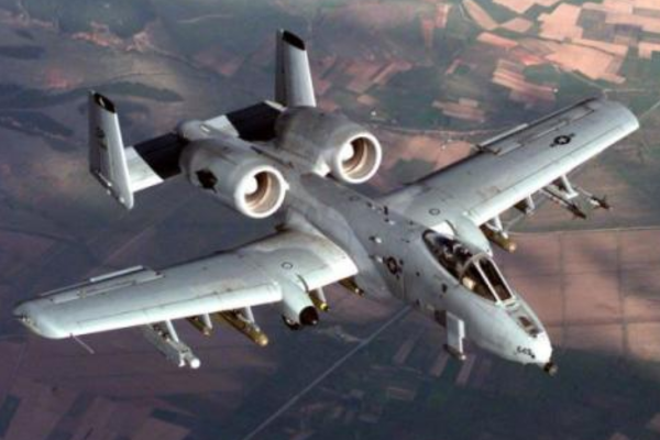 A-10攻击机的穿甲能力，深度解析其战斗效能与威力，A-10攻击机穿甲能力深度解析，战斗效能与惊人威力探究