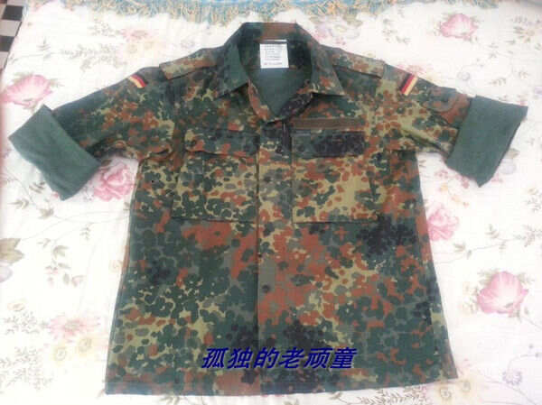 卖迷彩服是否犯法，法律视角的解读，法律视角下的卖迷彩服是否违法探讨