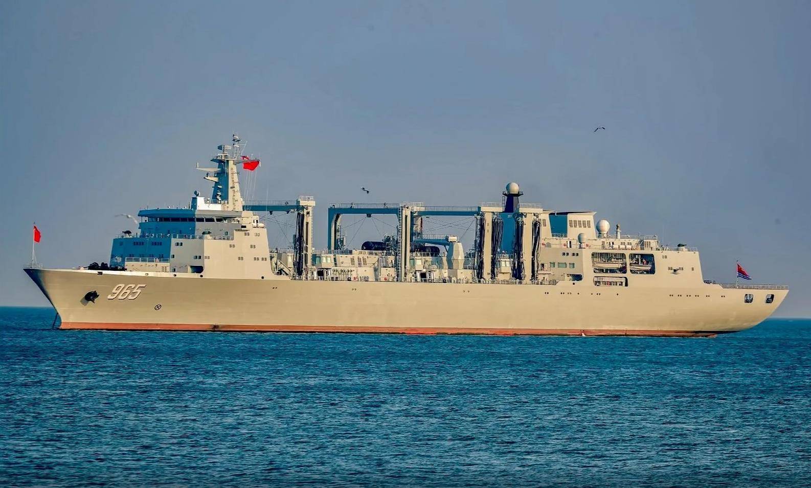 揭秘中国海军902号补给舰，海上力量的重要支柱，中国海军902号补给舰，海上力量的核心支柱揭秘
