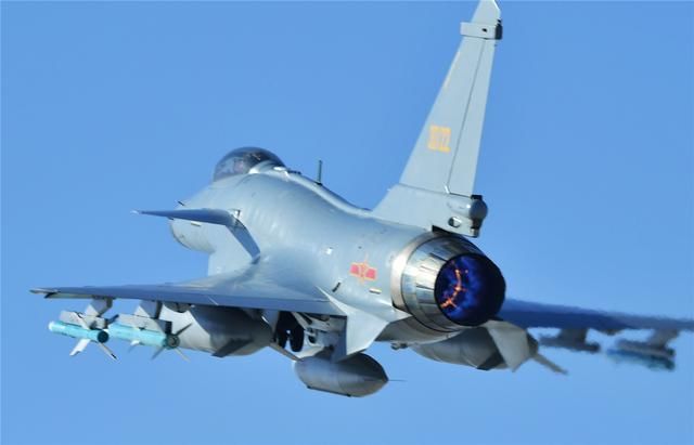 歼-10战斗机，中国空军的骄傲，歼-10战斗机，中国空军的荣耀之刃