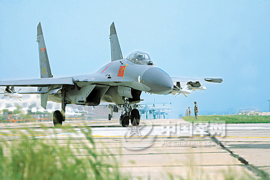 歼-11双座版，空中巨龙的双眼，歼-11双座版，空中巨龙的翱翔之眼