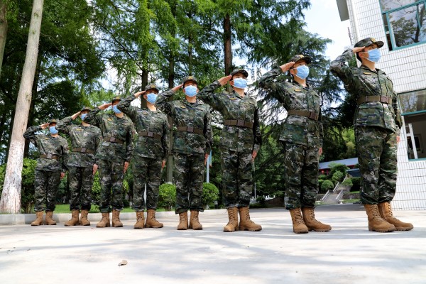 警察夏季作训服图片，功能、设计与人体的舒适性探讨，警察夏季作训服，功能、设计与人机工程学舒适性探讨的探讨