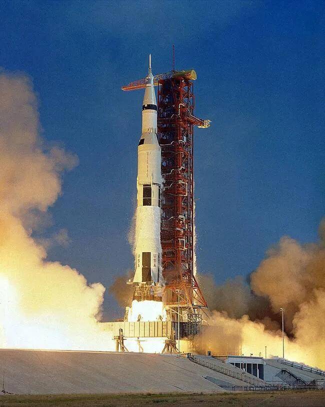 长征五号与土星五号的探索之旅，中国航天的新征程，长征五号与土星五号的探索之旅，中国航天新征程