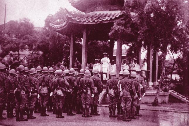 中国海军的七十年辉煌历程，历史回顾与展望，中国海军七十年辉煌历程，历史回顾与展望
