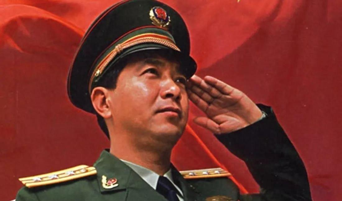丁晓兵独臂将军，坚毅与荣耀的象征，独臂将军丁晓兵，坚毅与荣耀的典范
