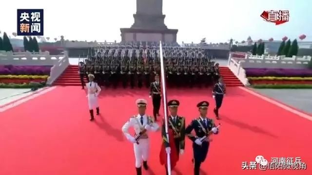 擎天之柱，揭秘2009年阅兵中的擎旗手传奇人物，揭秘阅兵传奇人物，擎天之柱擎旗手传奇故事回顾