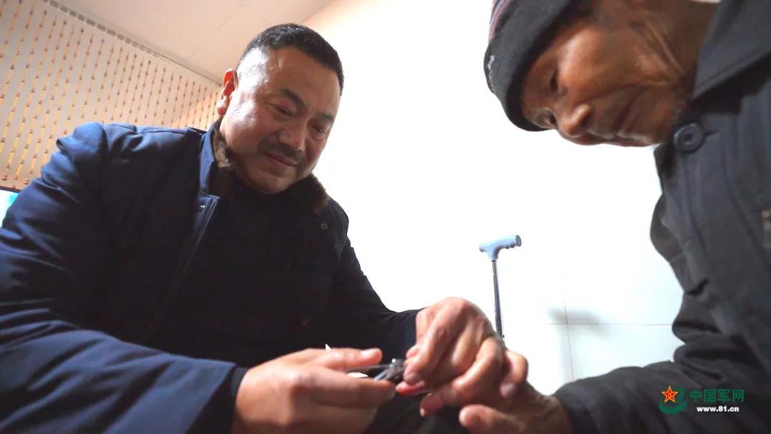 独臂将军丁晓兵，军旅生涯的转型与未来的展望，独臂将军丁晓兵，军旅生涯转型之路与未来展望