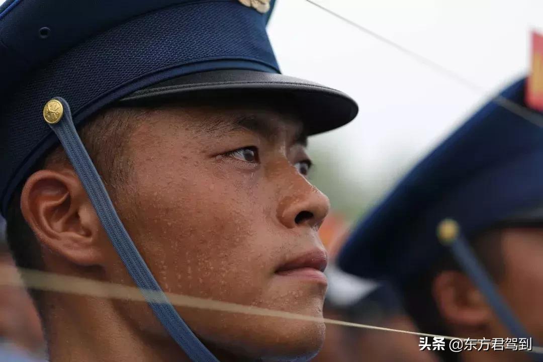 阅兵观后感——致敬英雄，铭记历史，展望未来，阅兵观后感，致敬英雄，历史记忆与时代展望