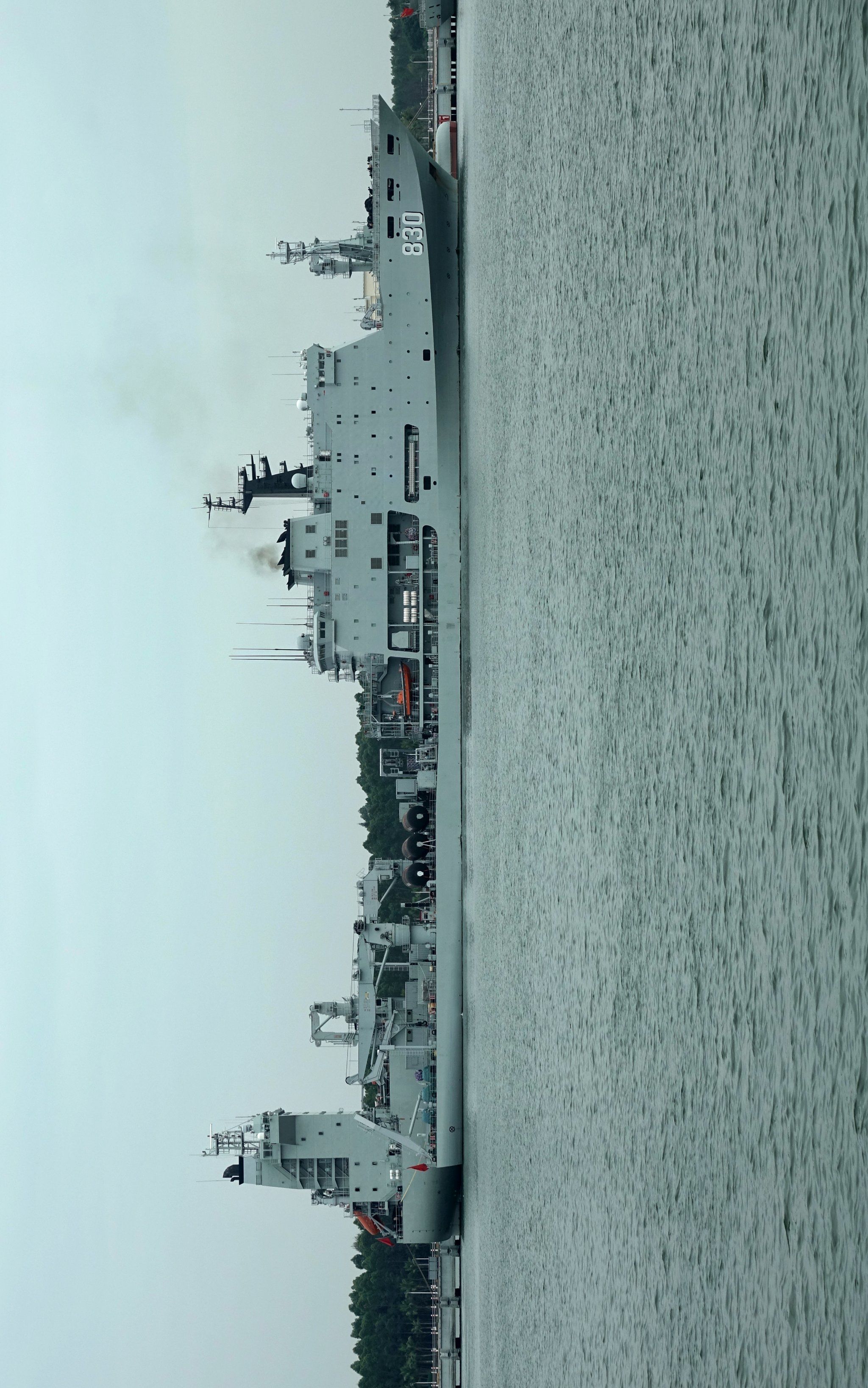 湛江十里军港的壮丽画卷——一窥中国南海的军港风采，湛江十里军港风采，中国南海军港壮丽画卷一窥