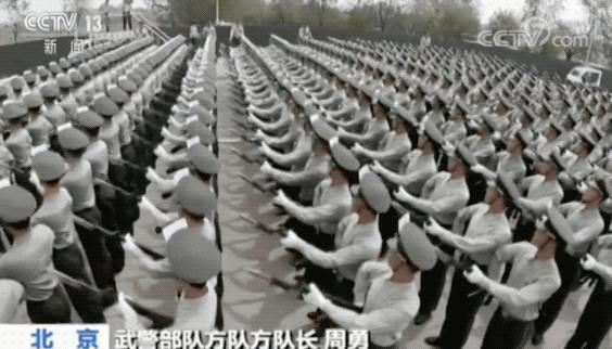2019年阅兵式上的正步劈枪，展现中国力量的瞬间，阅兵正步劈枪，展现中国力量的震撼瞬间