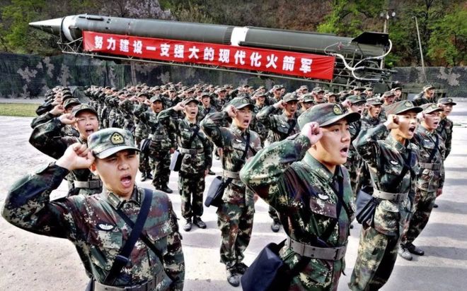 中国人民解放军军种服装，荣耀与力量的象征，中国人民解放军军种服装，荣耀与力量的标志
