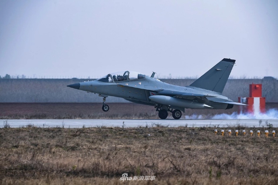 高清中国空军标志壁纸，展现国家力量与荣耀的象征，中国空军标志壁纸，展现国家力量与荣耀的空中盾牌